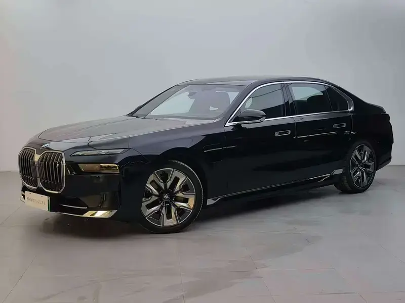 2023 BMW i7 с пробегом 8 600 км