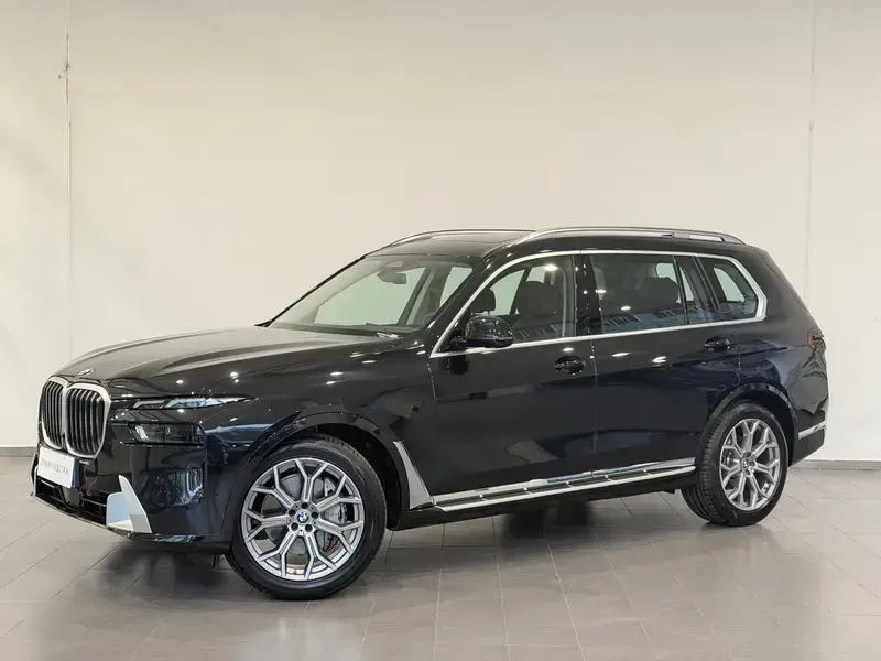 2024 BMW X7 с пробегом 4 000 км