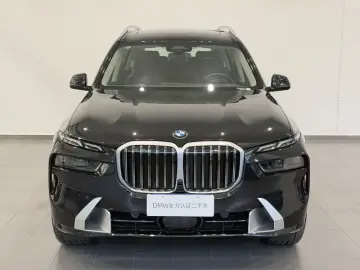 2024 BMW X7 с пробегом 4 000 км