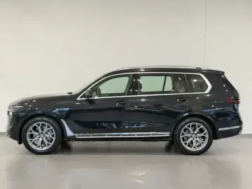 2024 BMW X7 с пробегом 4 000 км