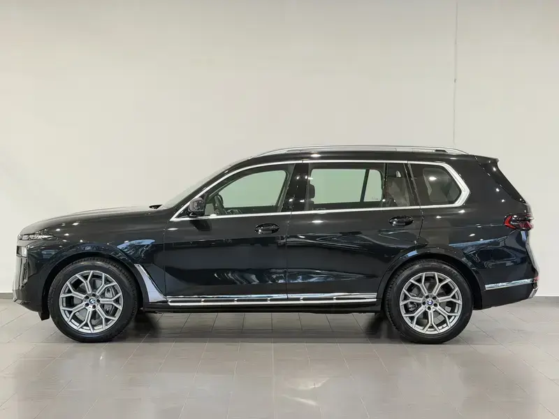 2024 BMW X7 с пробегом 4 000 км