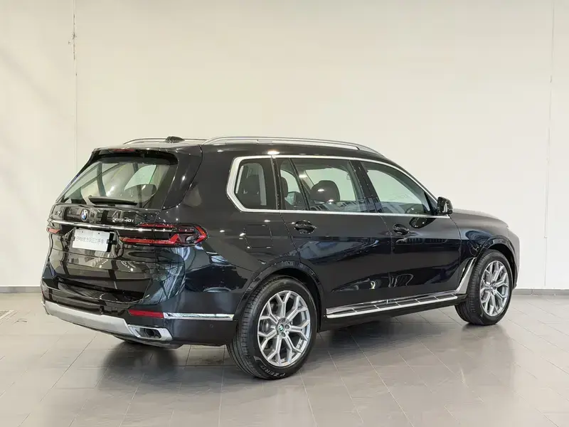 2024 BMW X7 с пробегом 4 000 км