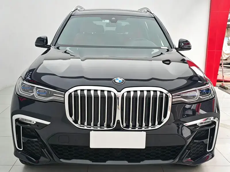 2022 BMW X7 с пробегом 23 000 км