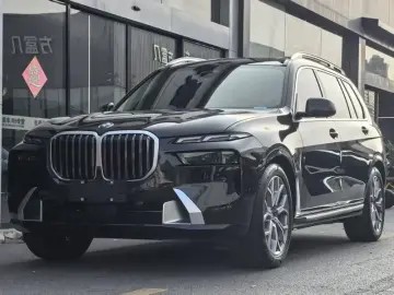 2025 BMW X7 с пробегом 11 000 км