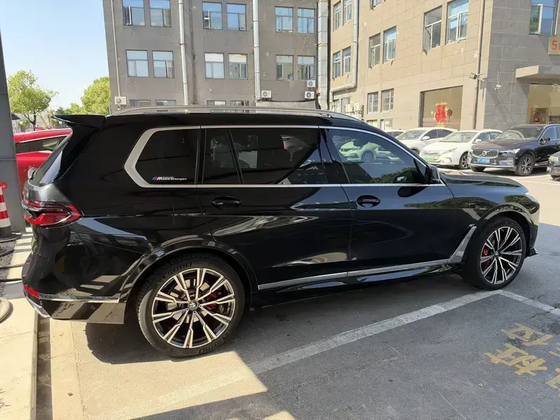 2024 BMW X7 с пробегом 24 000 км