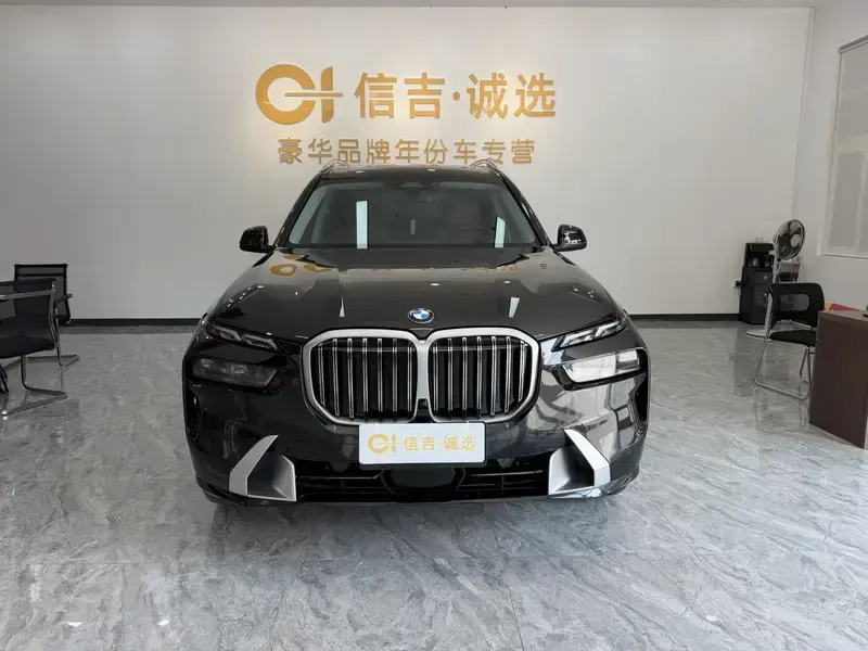 2023 BMW X7 с пробегом 70 000 км