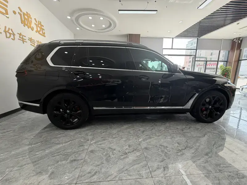 2023 BMW X7 с пробегом 70 000 км