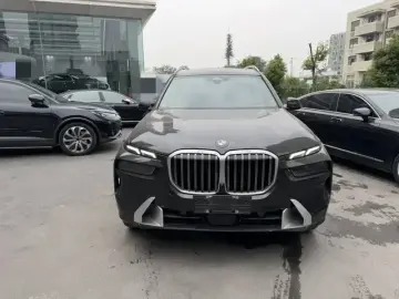 2023 BMW X7 с пробегом 40 000 км