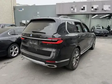 2023 BMW X7 с пробегом 40 000 км