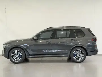 2024 BMW X7 с пробегом 6 000 км