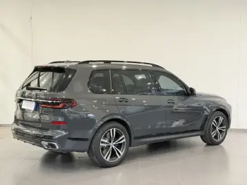 2024 BMW X7 с пробегом 6 000 км