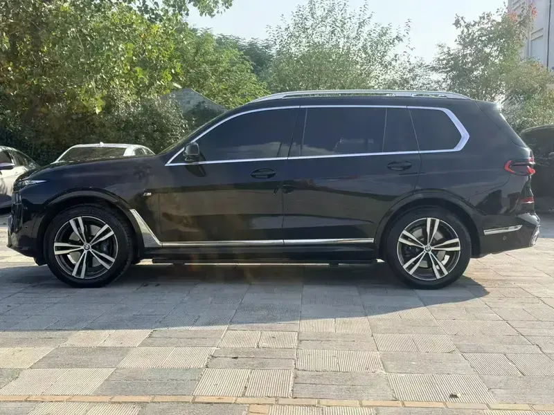 2023 BMW X7 с пробегом 98 000 км