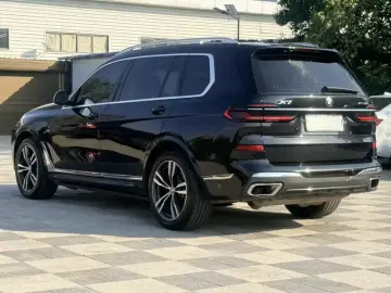 2023 BMW X7 с пробегом 98 000 км