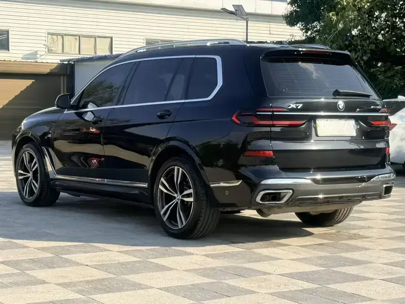 2023 BMW X7 с пробегом 98 000 км