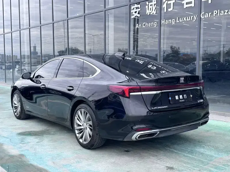 2025 Buick LaCrosse с пробегом 97 000 км