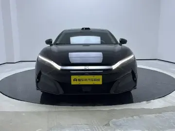 2025 BYD Han L с пробегом 15 600 км