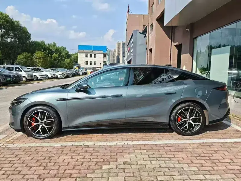 2025 BYD Han L с пробегом 12 000 км