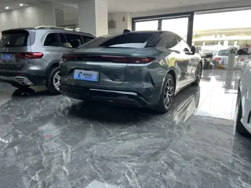 2025 BYD Han L с пробегом 27 000 км