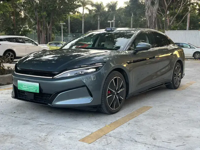 2025 BYD Han L с пробегом 11 500 км