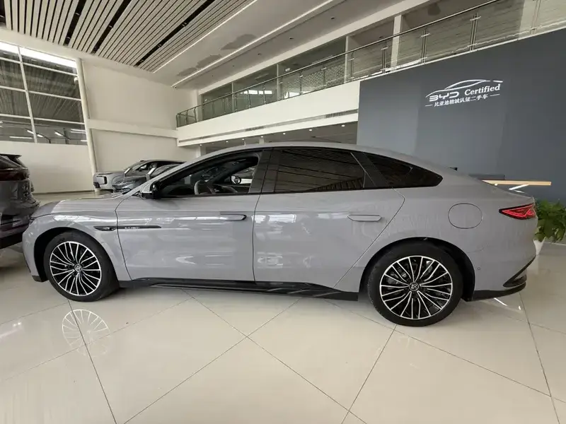 2025 BYD Han с пробегом 8 000 км