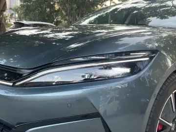 2025 BYD Han L с пробегом 11 500 км