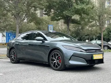 2025 BYD Han L с пробегом 10 000 км