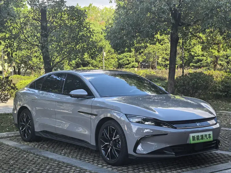 2025 BYD Han с пробегом 20 000 км