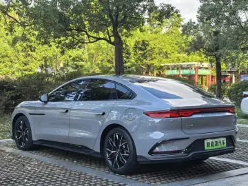 2025 BYD Han с пробегом 20 000 км