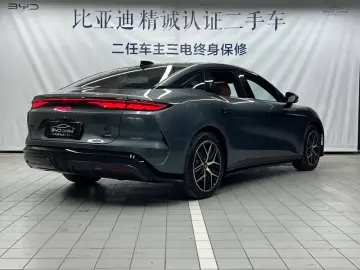 2025 BYD Han L с пробегом 300 км