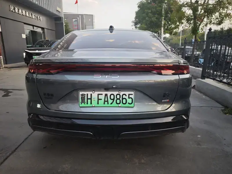 2025 BYD Han L с пробегом 4 000 км