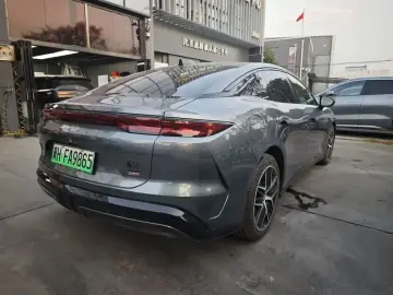 2025 BYD Han L с пробегом 4 000 км