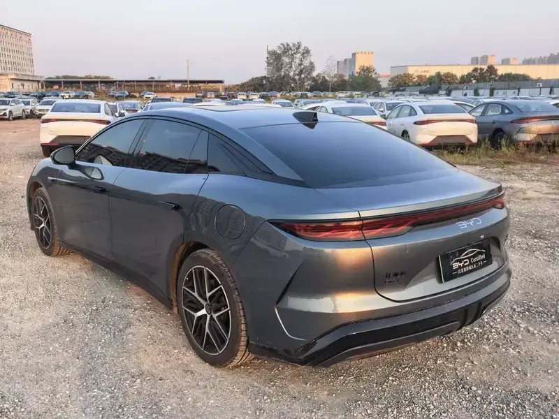 2025 BYD Han L с пробегом 13 000 км
