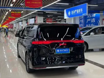 2026 BYD Xia (M9) с пробегом 21 000 км