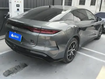 2025 BYD Han L с пробегом 10 000 км
