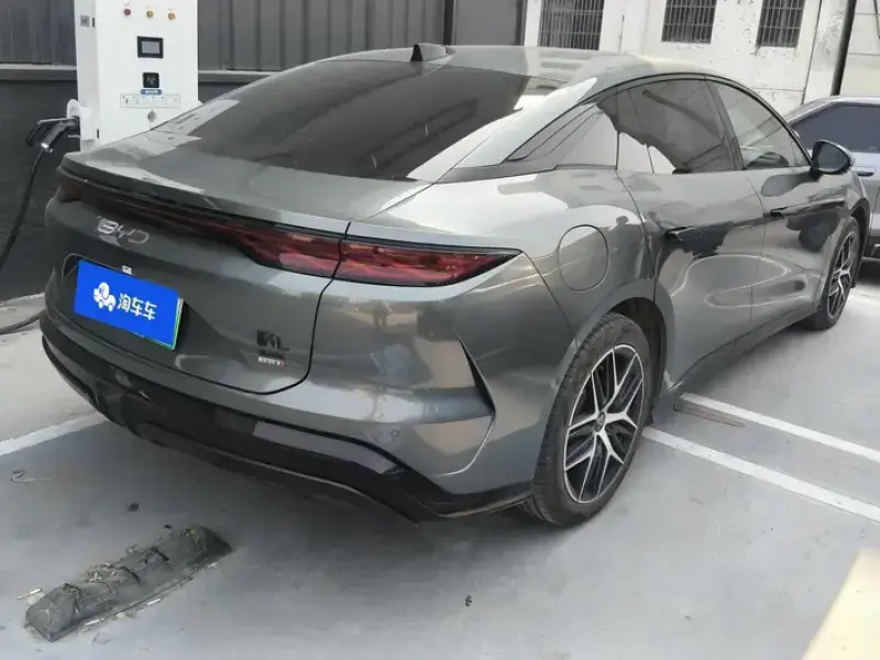 2025 BYD Han L с пробегом 10 000 км