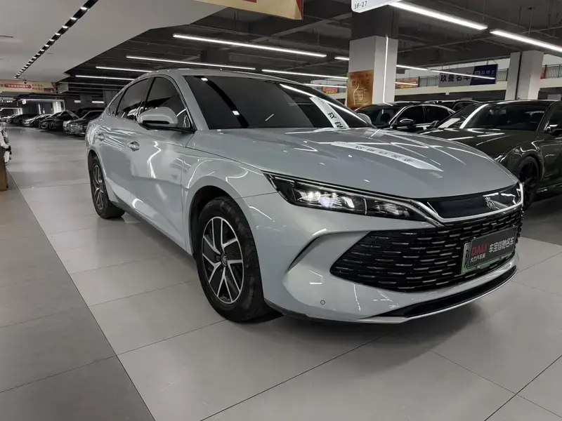 2024 BYD Qin L с пробегом 27 000 км