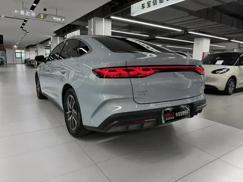 2024 BYD Qin L с пробегом 27 000 км