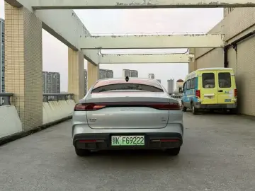 2025 BYD Qin L с пробегом 12 100 км