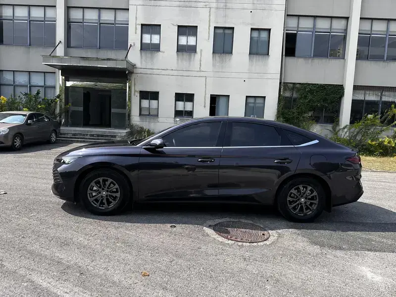 2024 BYD Qin L с пробегом 16 000 км