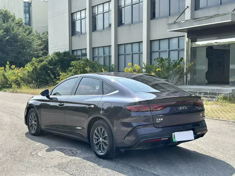 2024 BYD Qin L с пробегом 16 000 км
