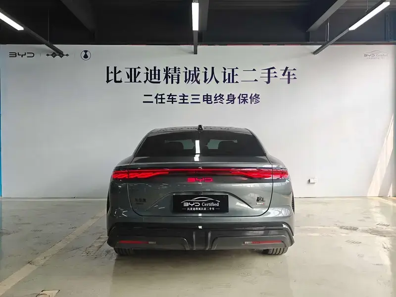 2025 BYD Han L с пробегом 8 600 км