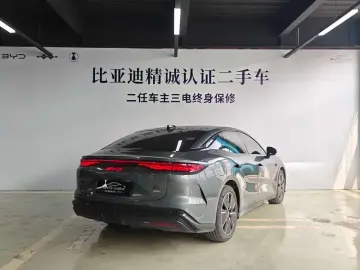 2025 BYD Han L с пробегом 8 600 км