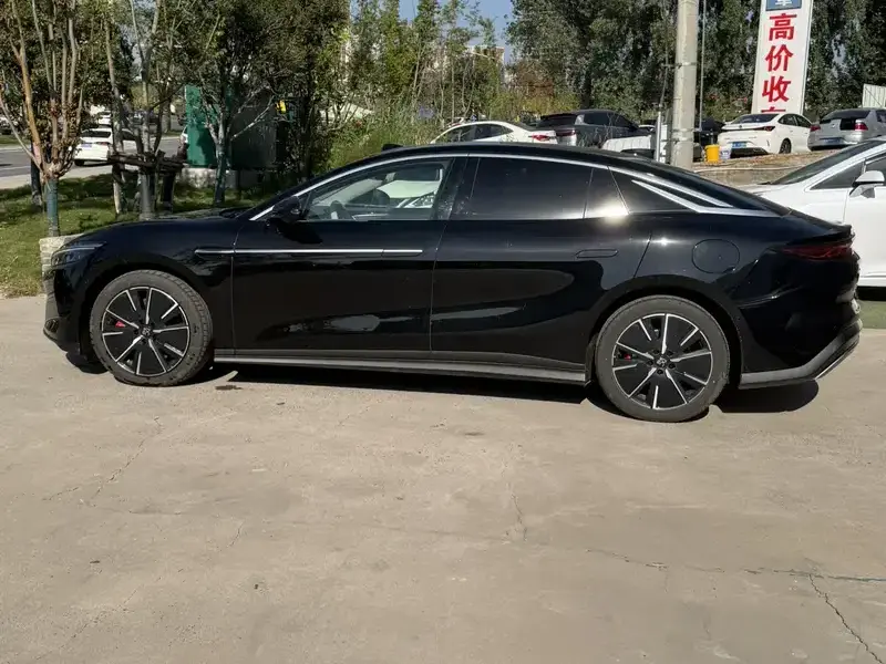 2025 BYD Han L с пробегом 1 800 км