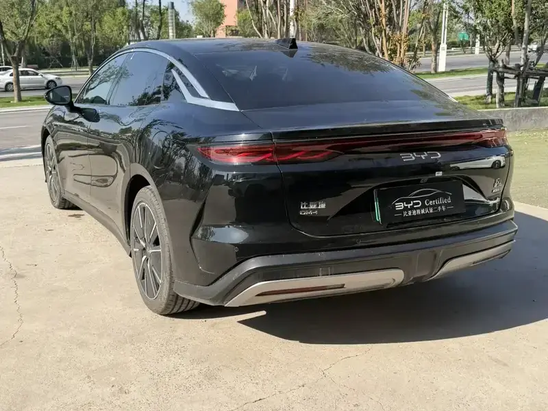 2025 BYD Han L с пробегом 1 800 км