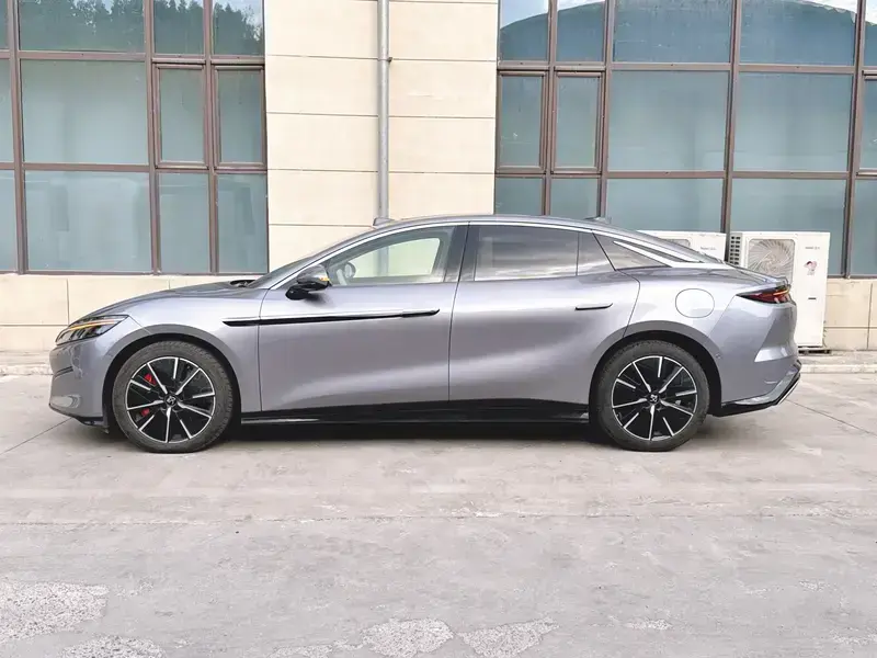 2025 BYD Han L с пробегом 10 100 км