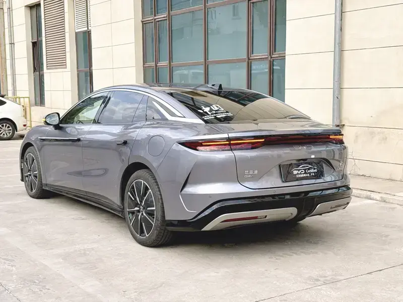 2025 BYD Han L с пробегом 10 100 км