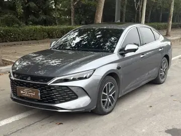 2025 BYD Qin L с пробегом 20 700 км