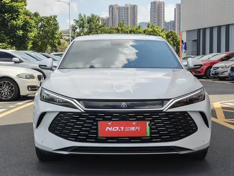 2024 BYD Qin L с пробегом 6 000 км