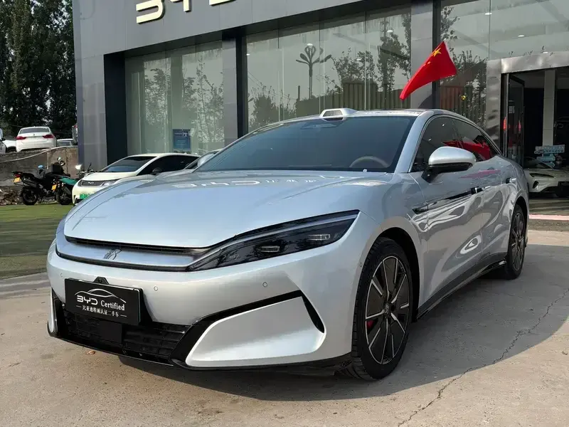 2025 BYD Han L с пробегом 20 000 км