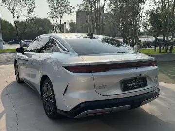 2025 BYD Han L с пробегом 20 000 км